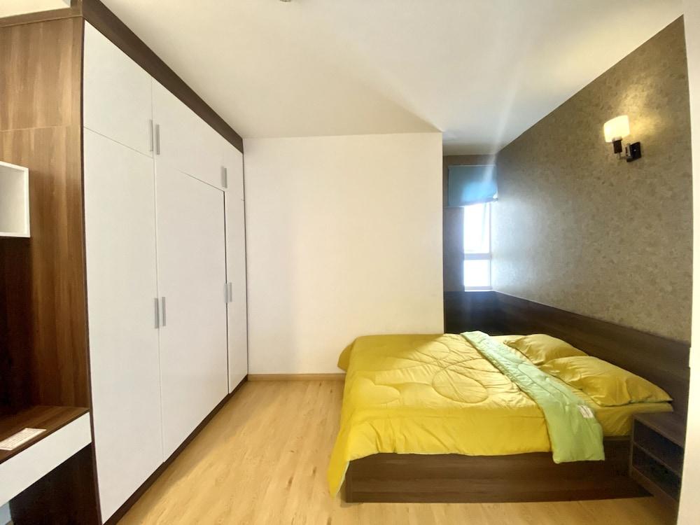 Diamond Sea Apartment