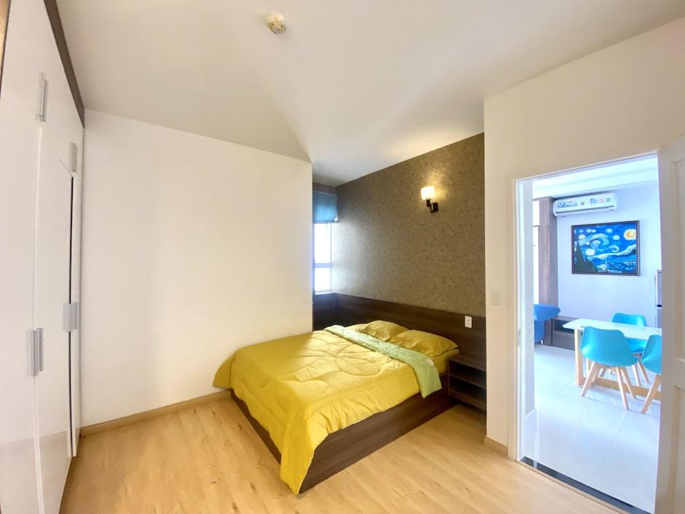 Diamond Sea Apartment