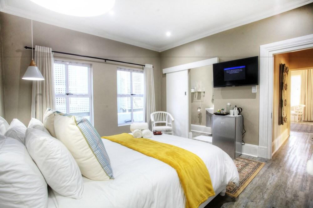 23 On Glen Guest House