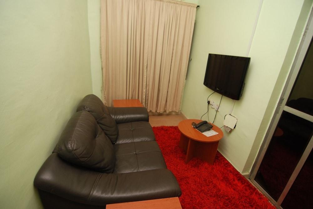 Onyx Hotel and Apartments