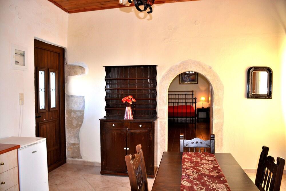 Luxury Apartment in Eleftherna SATRA