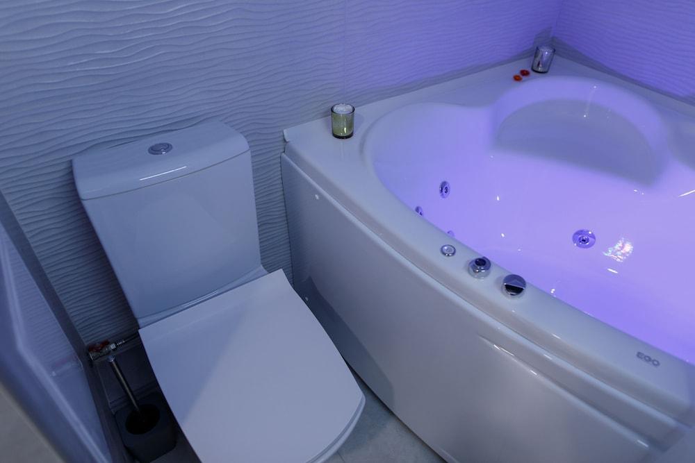 Royal Suite near Lake