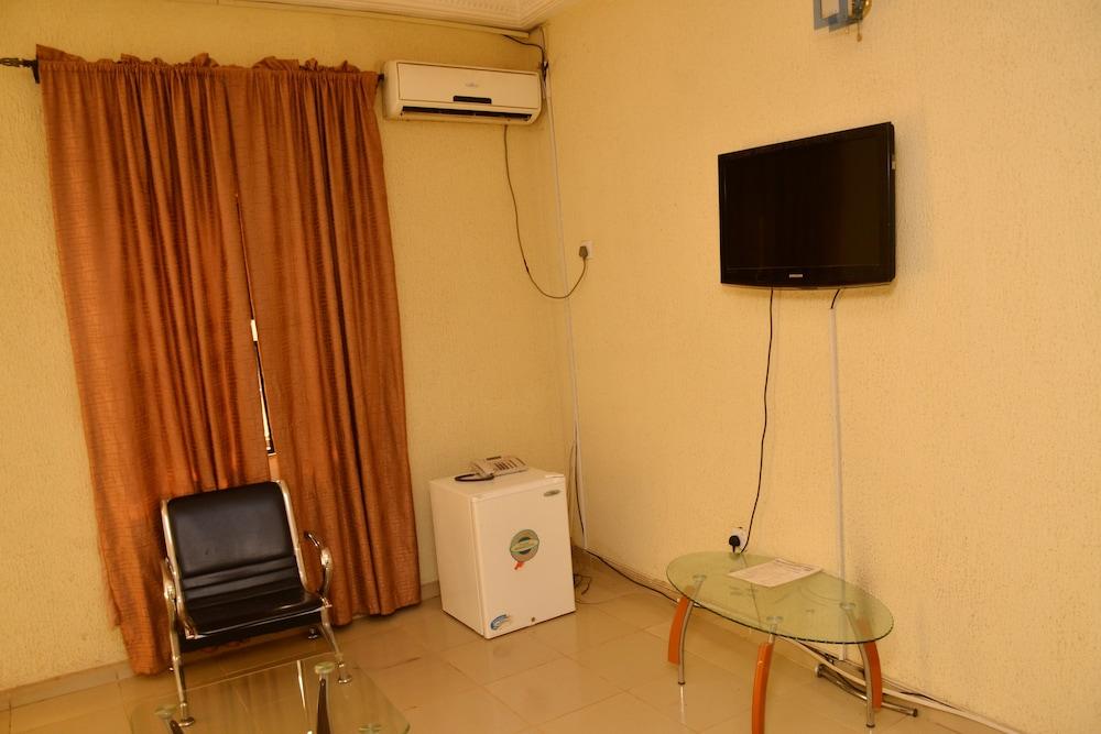 Prestige Hotel Annex