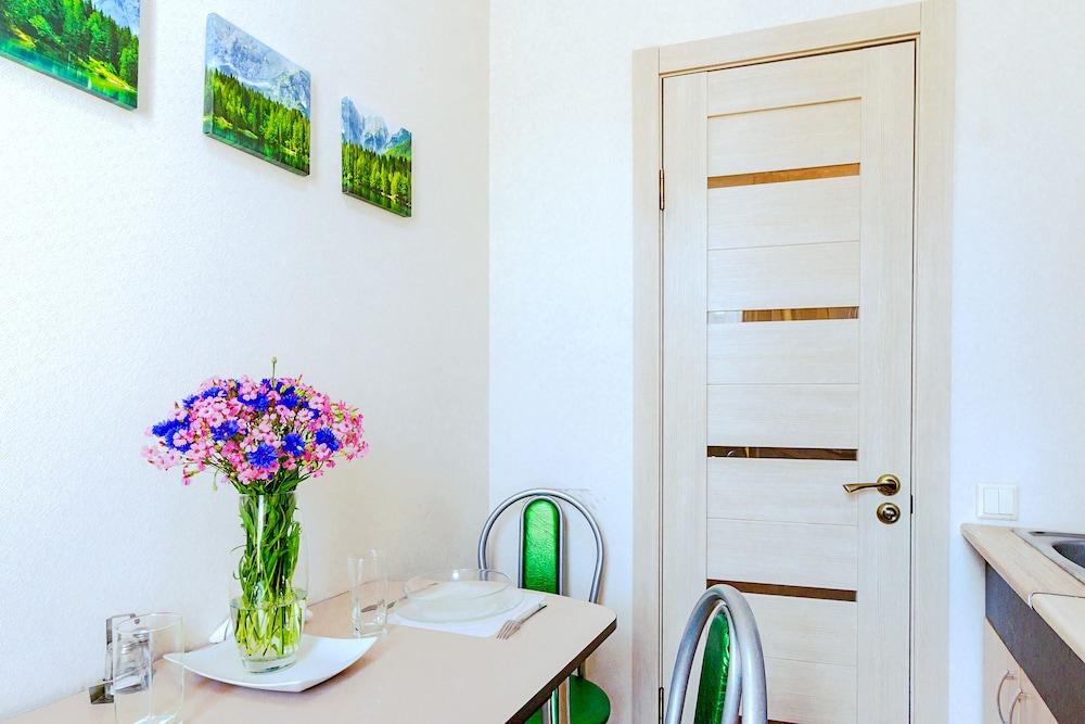 Apartments on Kuznechnyy 19