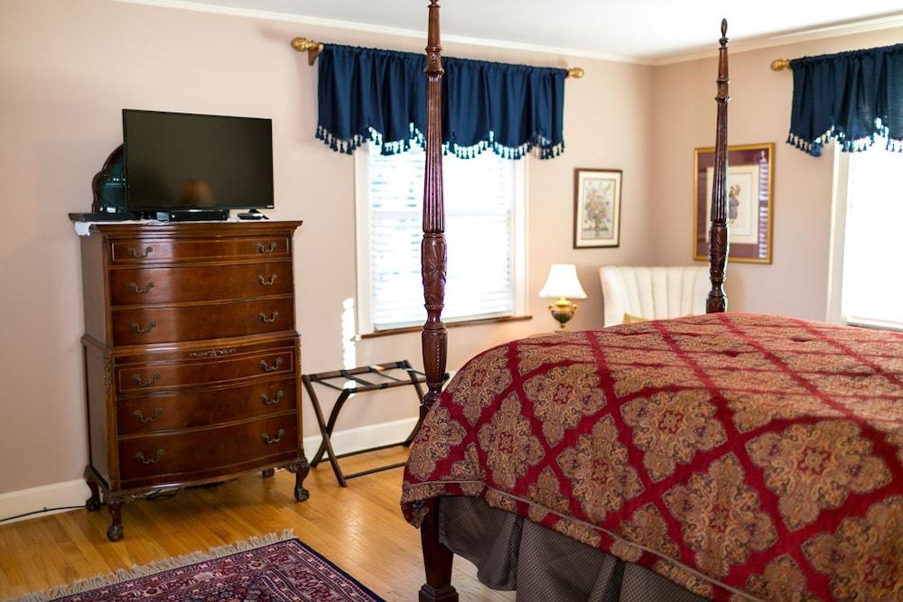 1810 Emerson House Bed & Breakfast - Adults Only
