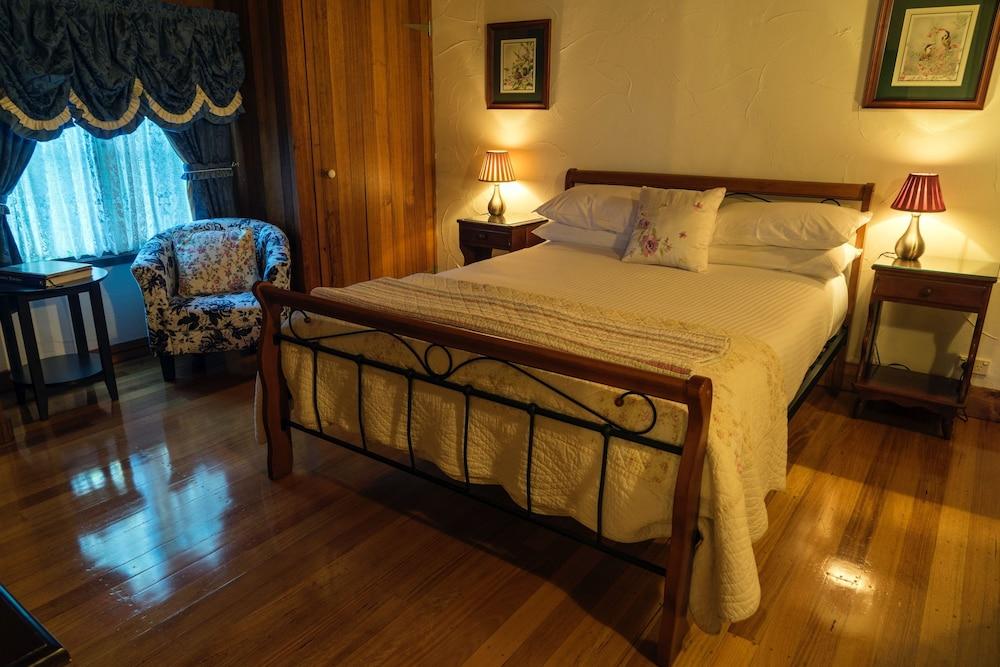 Observatory Cottages