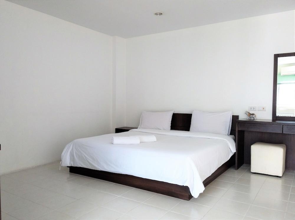 P. Place Service Residence