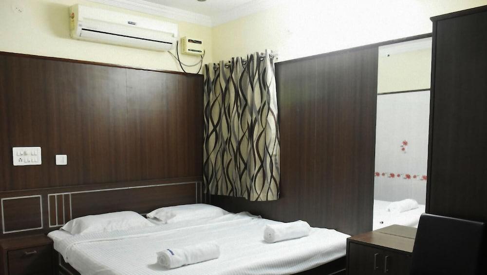 Hotel Govind Heights