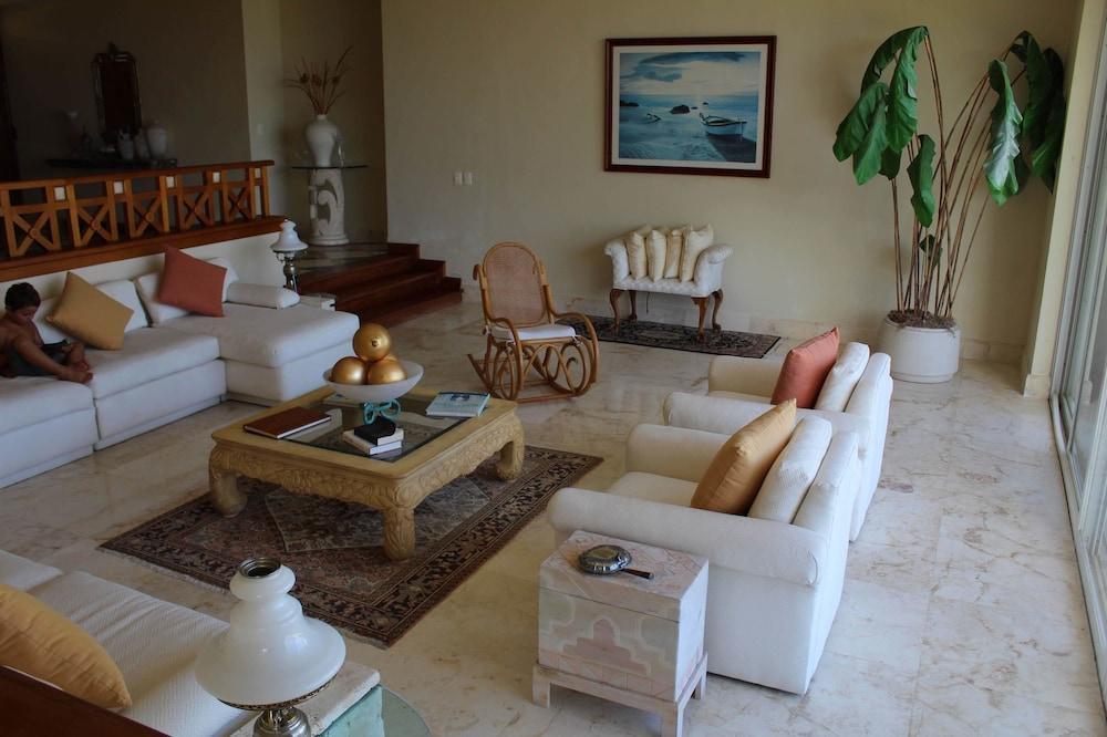 Puerta del Mar Cozumel