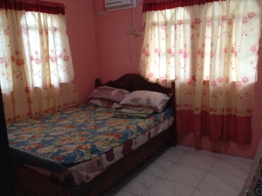 Czarina Transient House