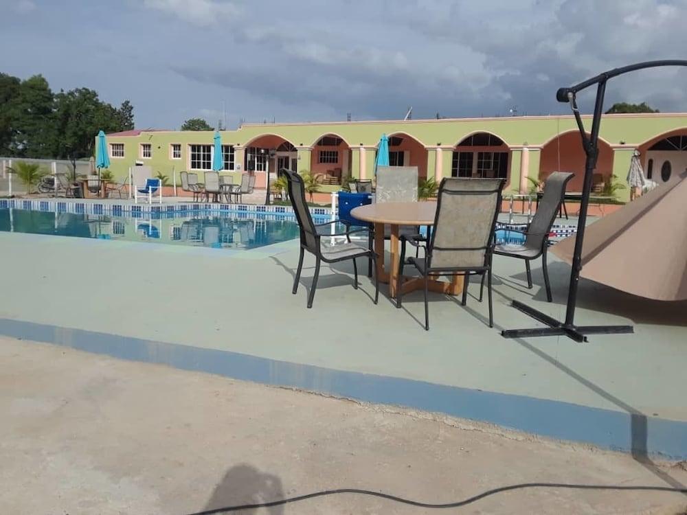 Extravaganza Resort Hotel