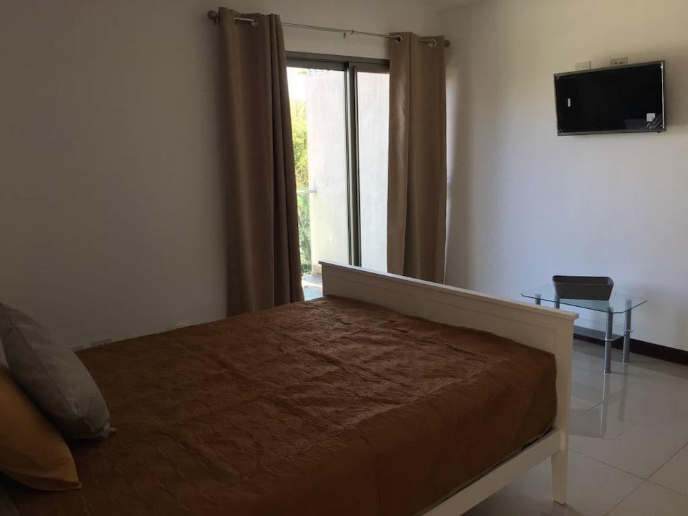 Las Yagrumas Condo Escazu