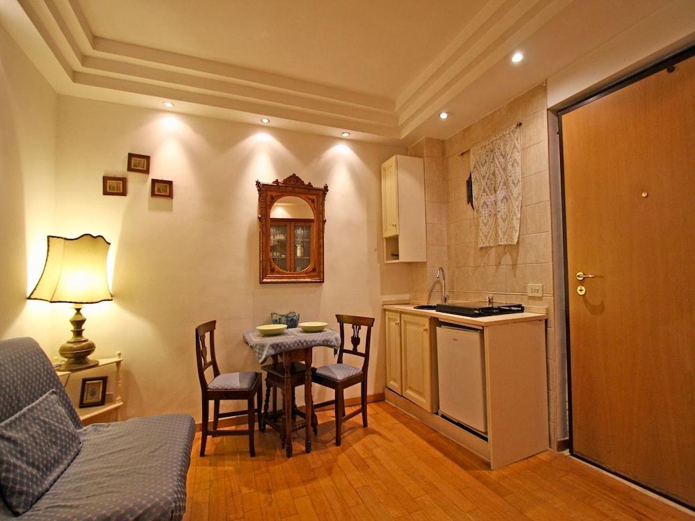 Travel & Stay - Pianellari