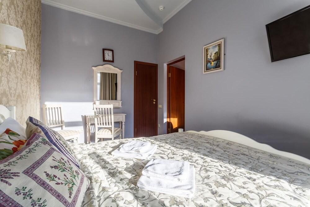 Mini Hotel Biblioteka