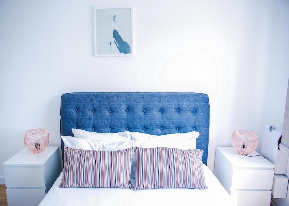 Riverside 2 Bed Apartment