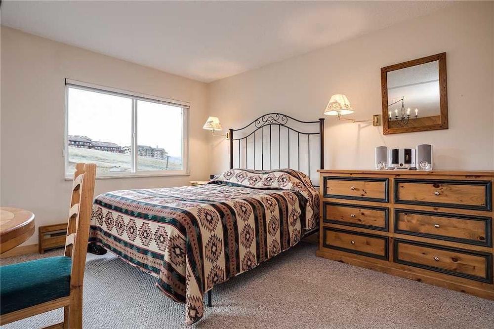 Storm Meadows 300-400 at Christie Base