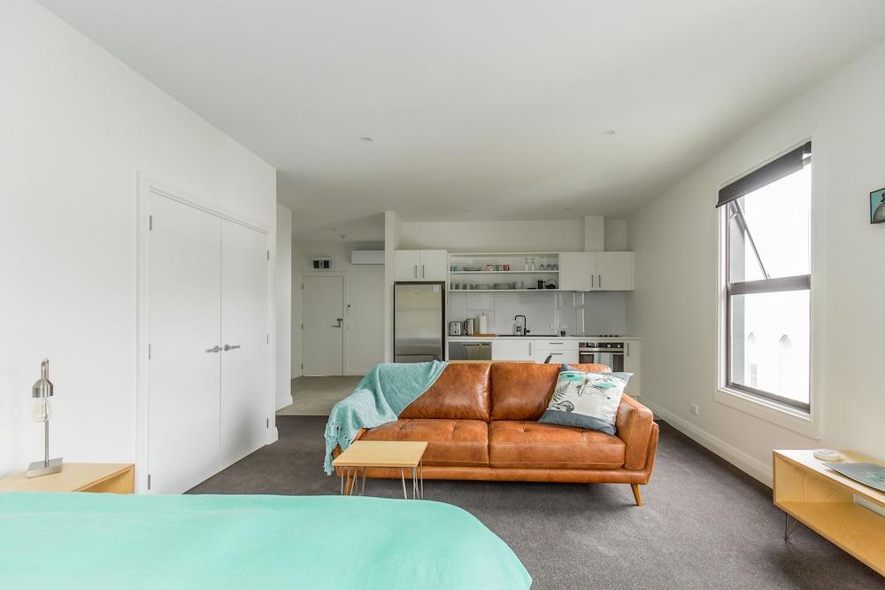 Provincial Apartment 1