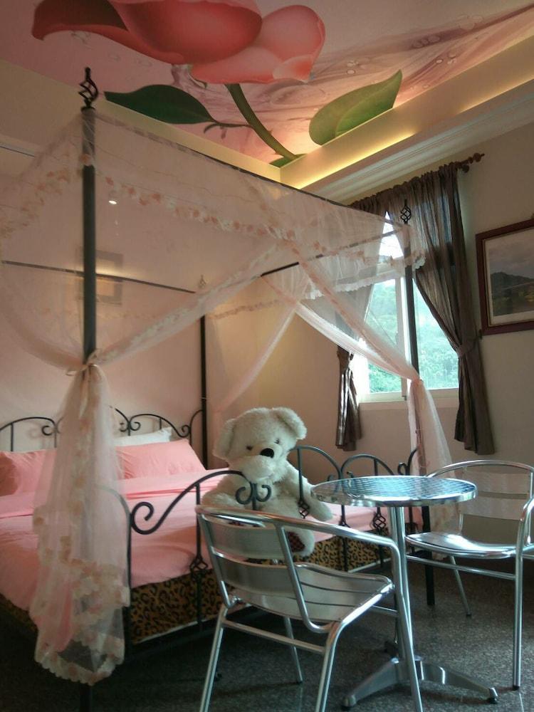 Shuanghui Garden B&B