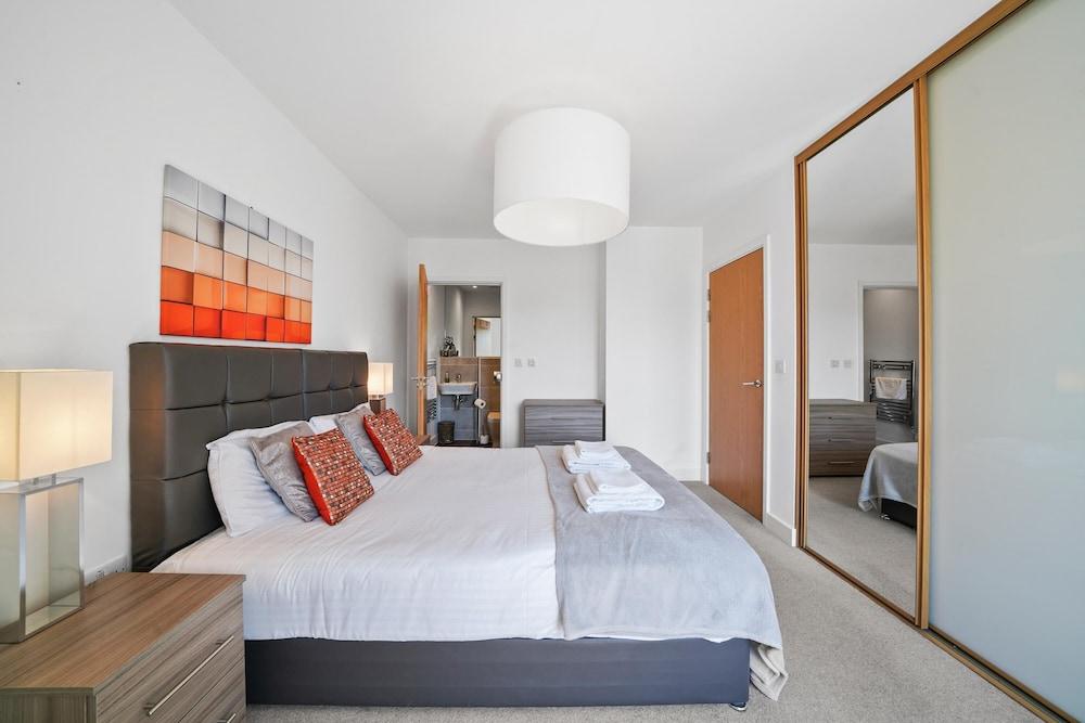 Kennet House Superior Serviced Apartment