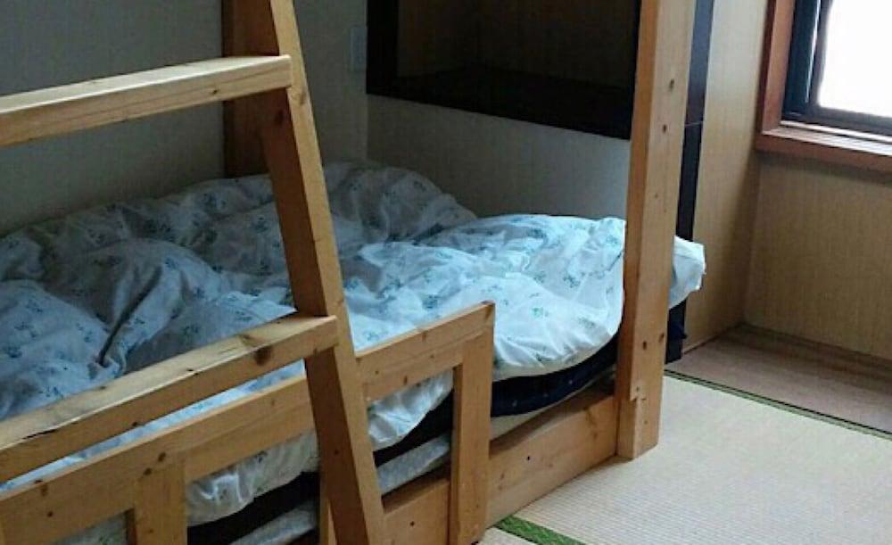 Guesthouse Angoso - Hostel