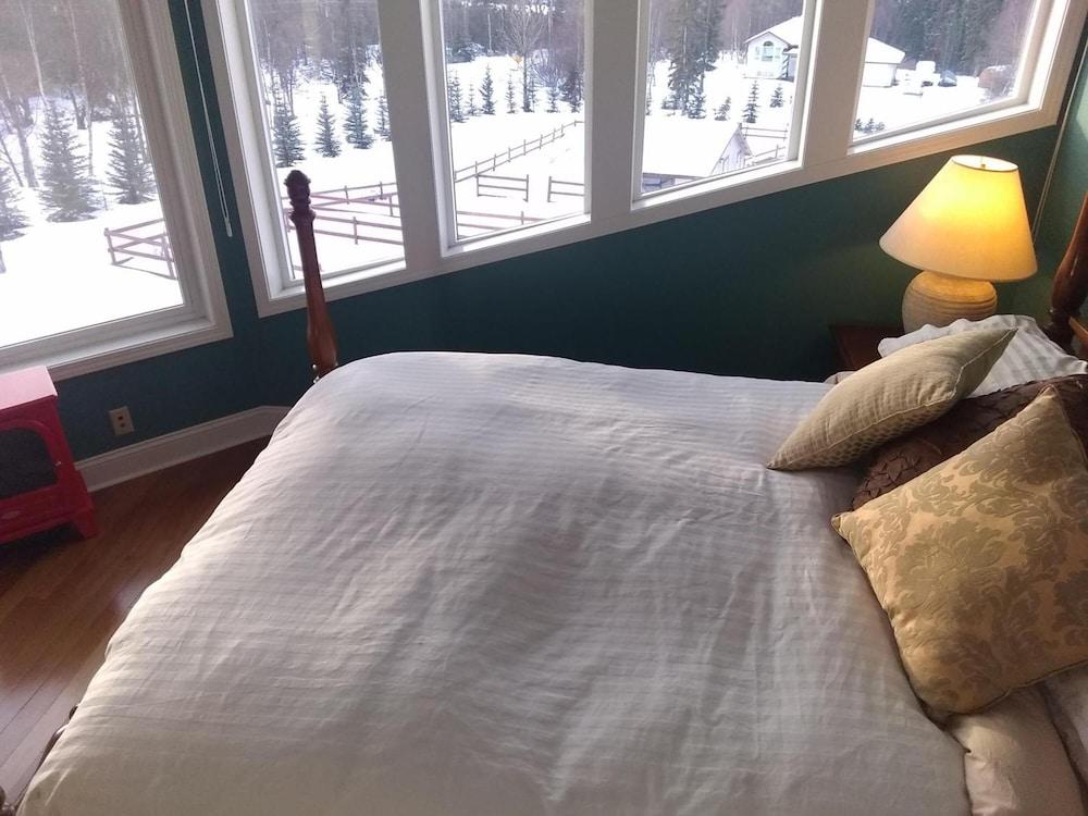 Alaska Sundance Retreat B&B