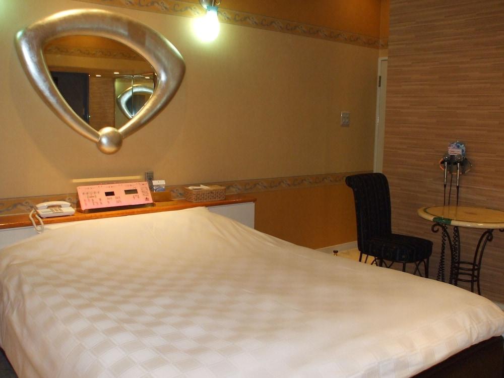 Hotel Large - Adults Only