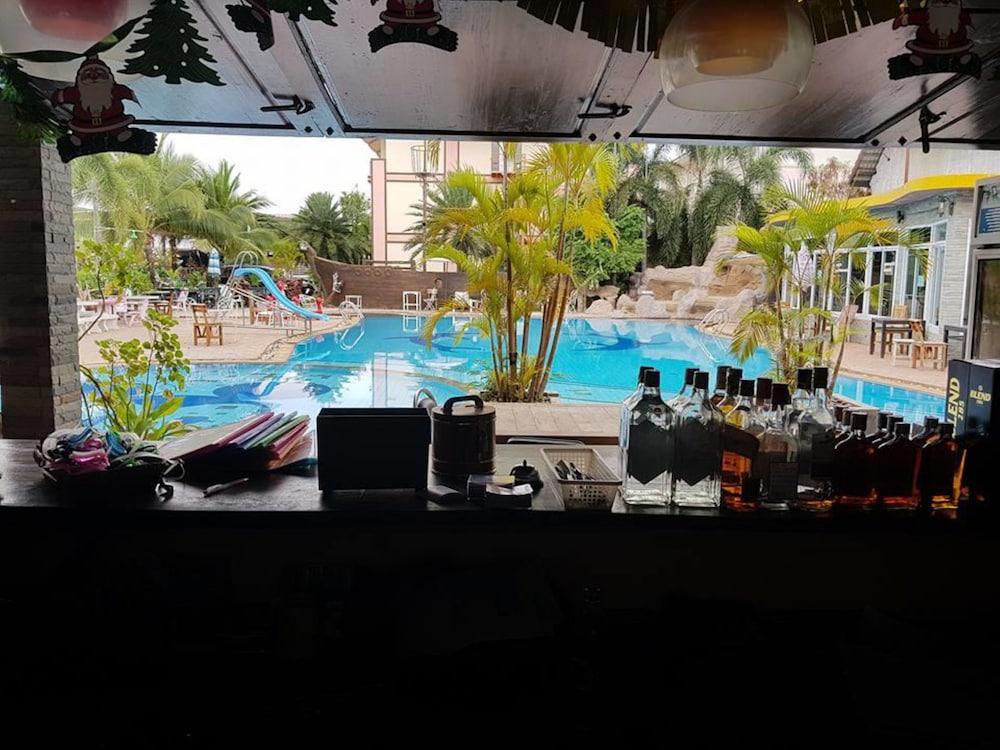 Ruysuk Hotel & Swimming Pool