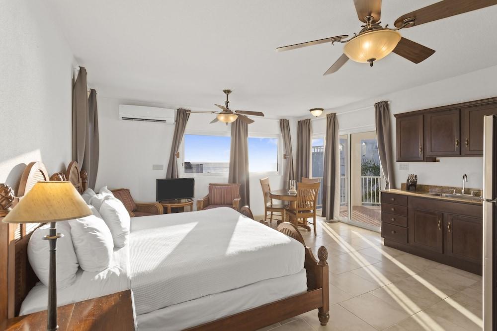 Turtles Nest Beach Resort 