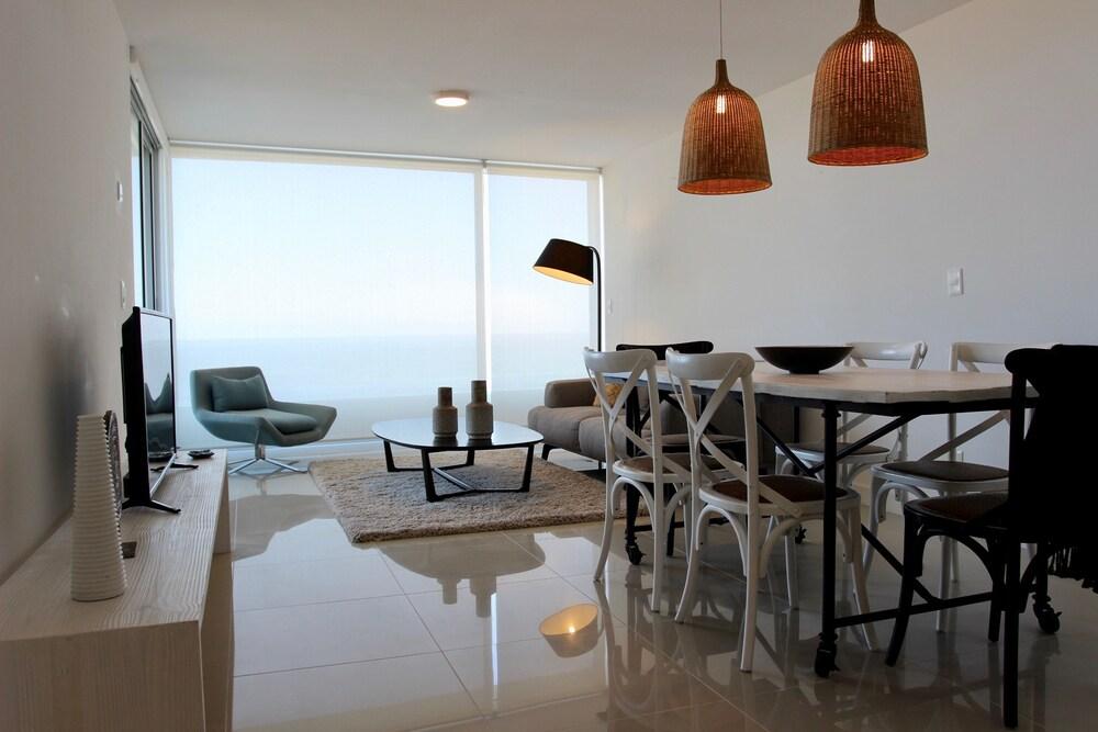 Ocean Front Deluxe Apartment