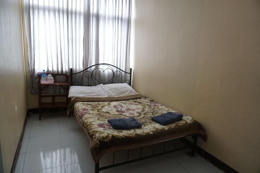 Maesai Complex Hotel