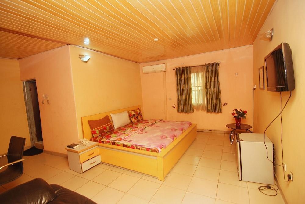 Juvacy Luxury Hotel 1