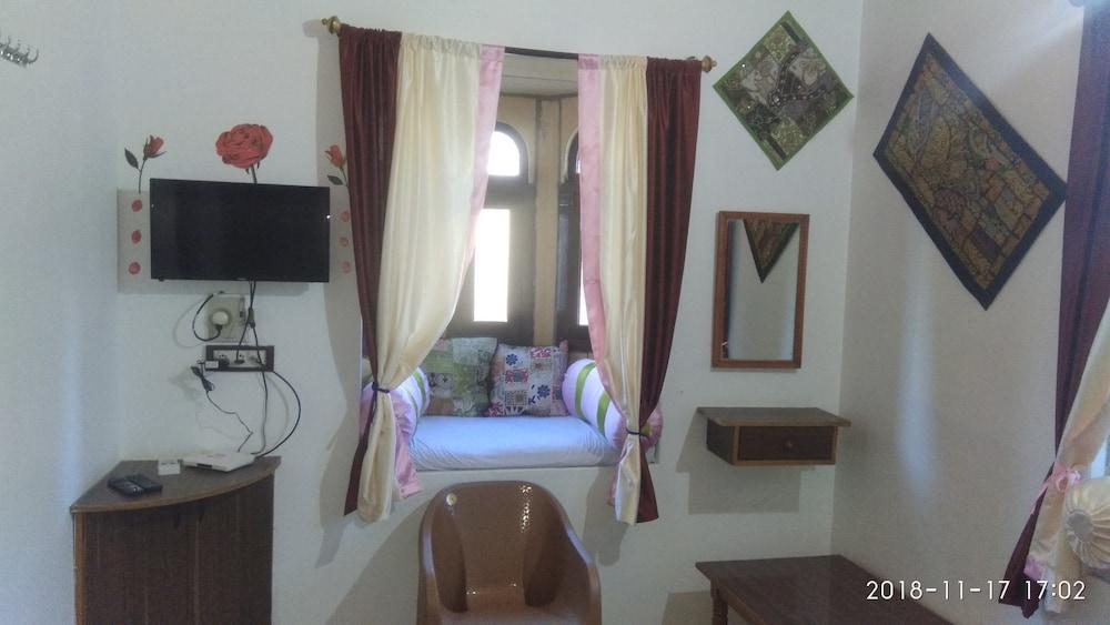 Hotel Rose Fort Jaisalmer