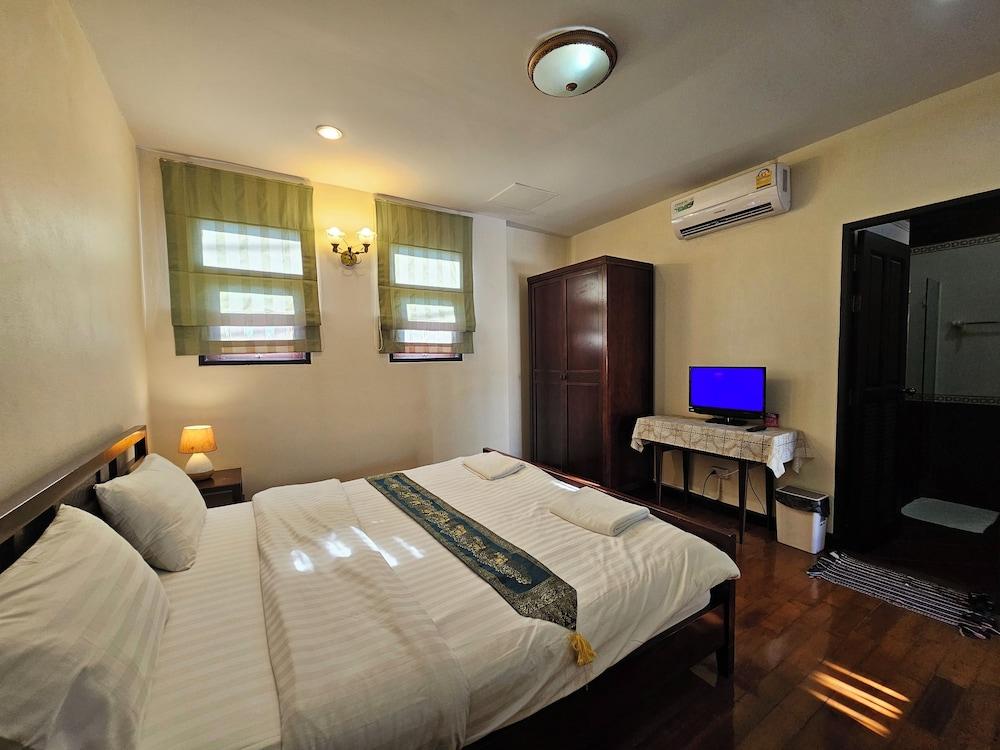 Punnapha Pool Villa  Pattaya