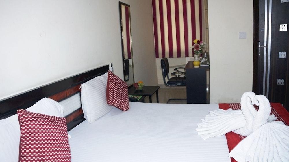 Maxfort Budget Hotel Dwarka