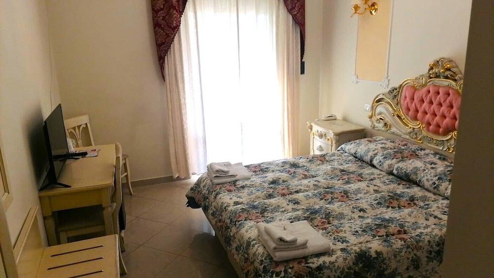 Colosseo Rooms Imperial Rome