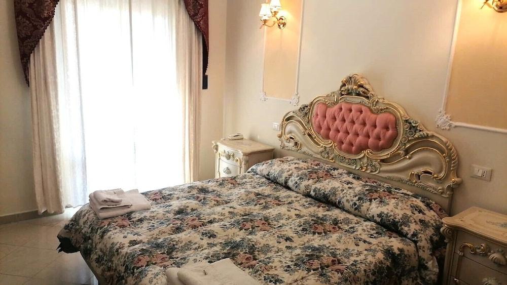 Colosseo Rooms Imperial Rome