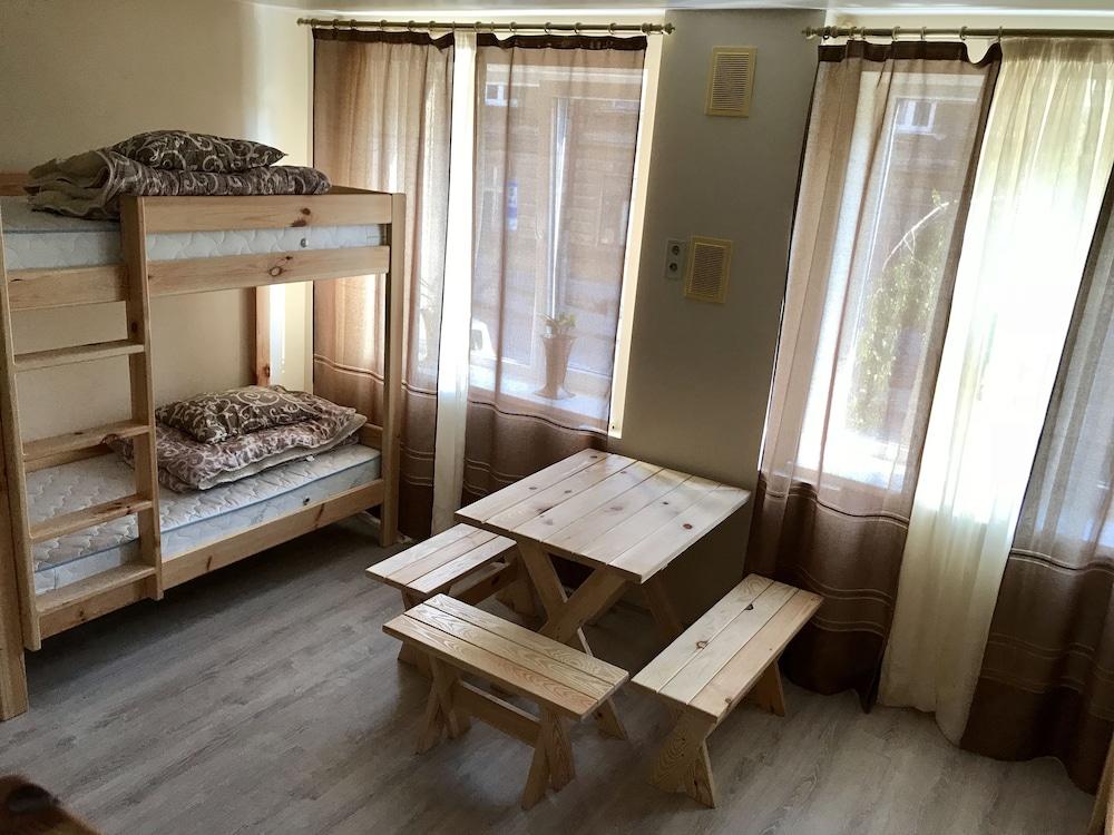 Pid Vysokym Zamkom Hostel