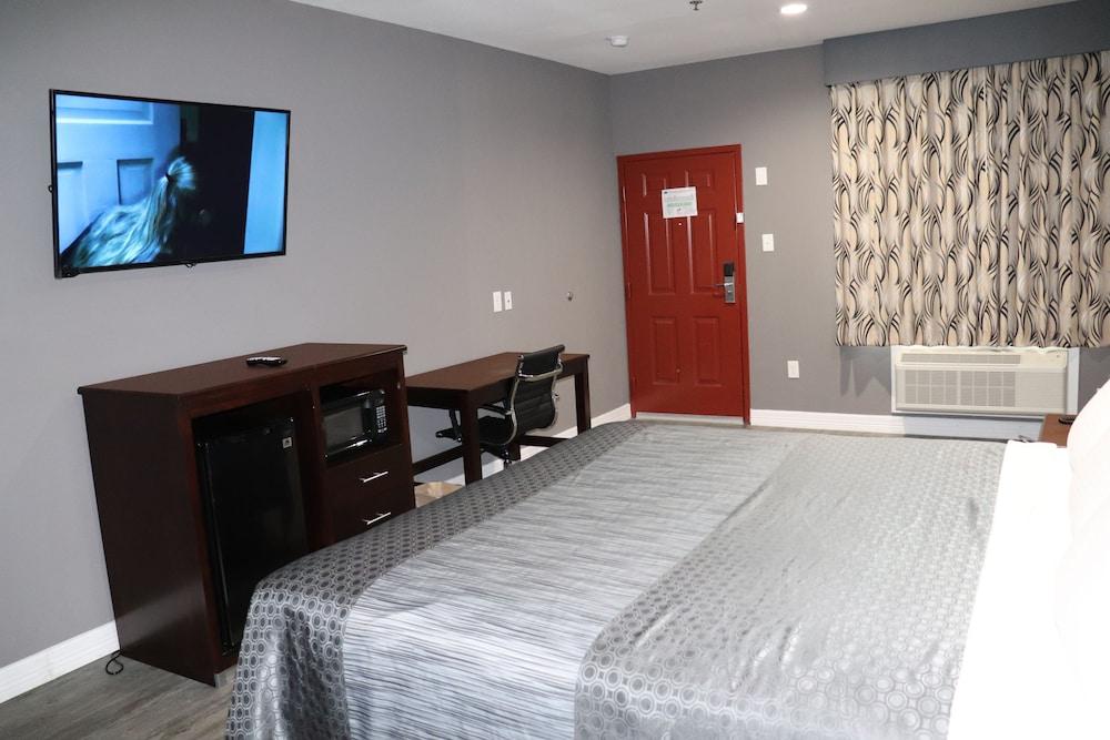 Atlantis Inn and Suites