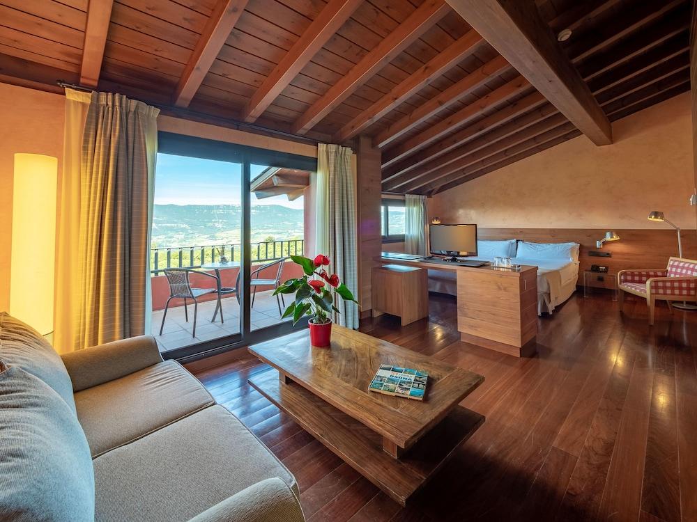 Montanyá Hotel