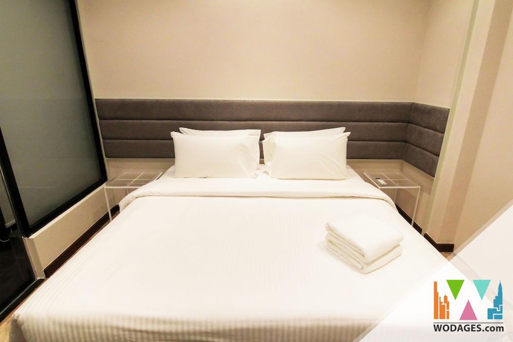 Expressionz KLCC by Wodages