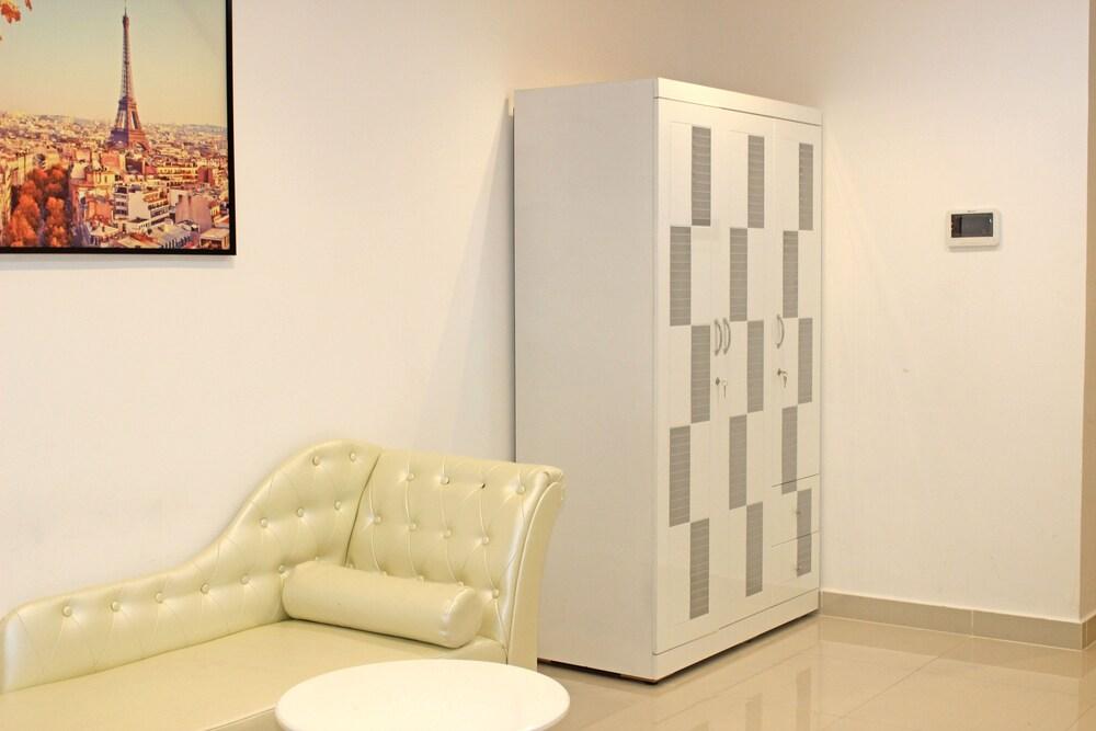 Le Hieu Apartment at Sky Center