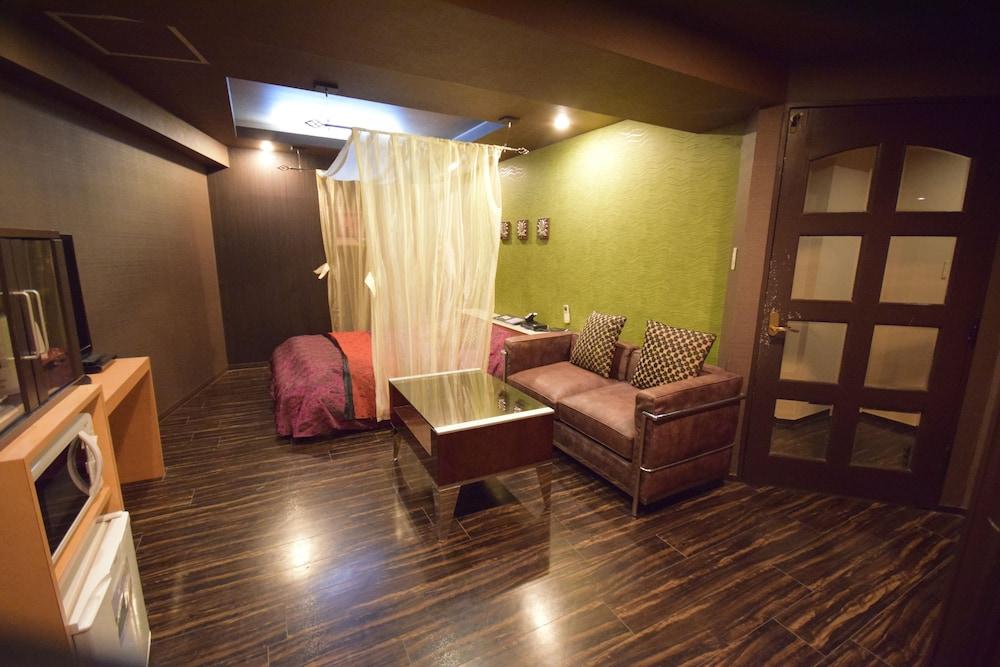 NUDA by H-Seven - Adults Only