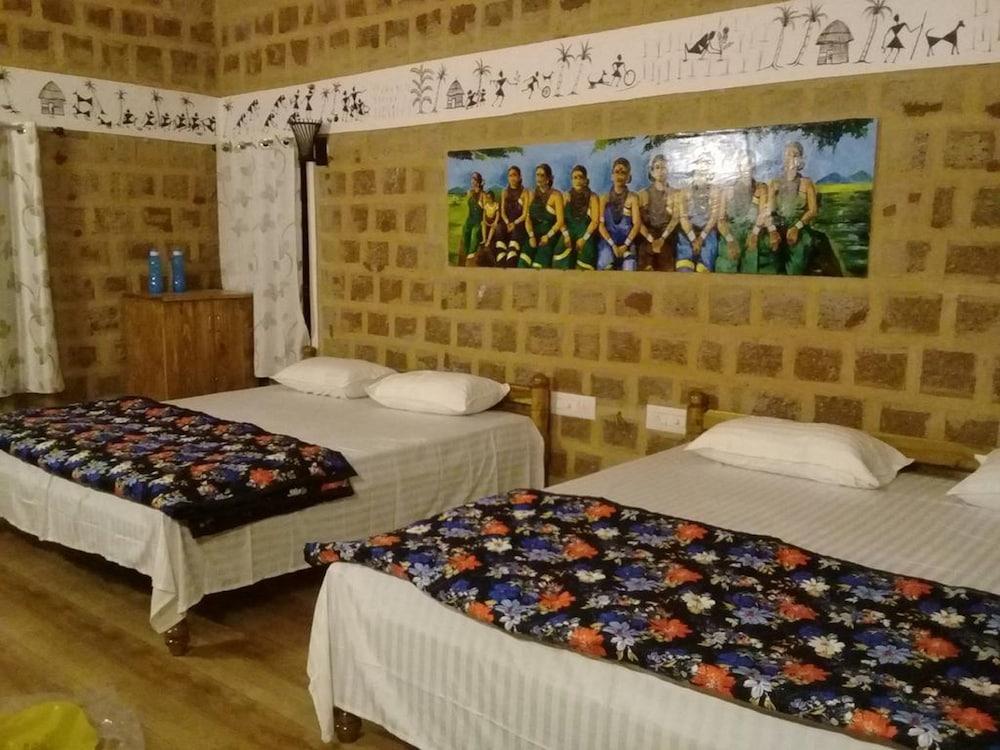 Hanchina Mane Home Stay