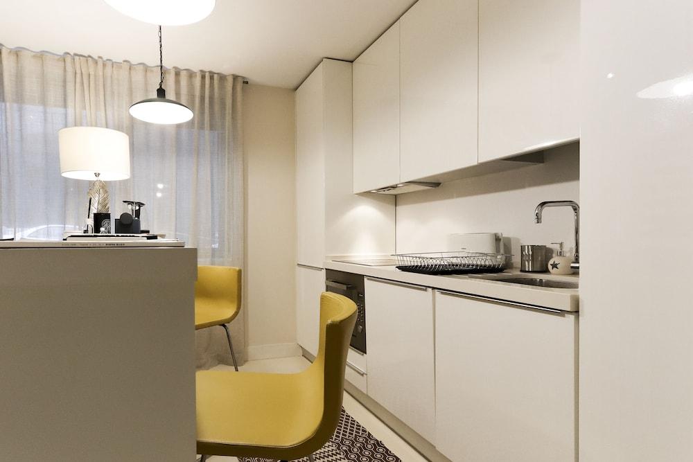 Marques Design I by Homing