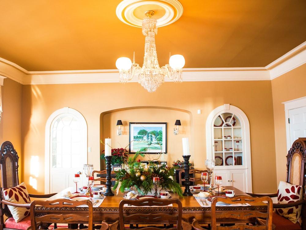 1 West Inn Waterfront