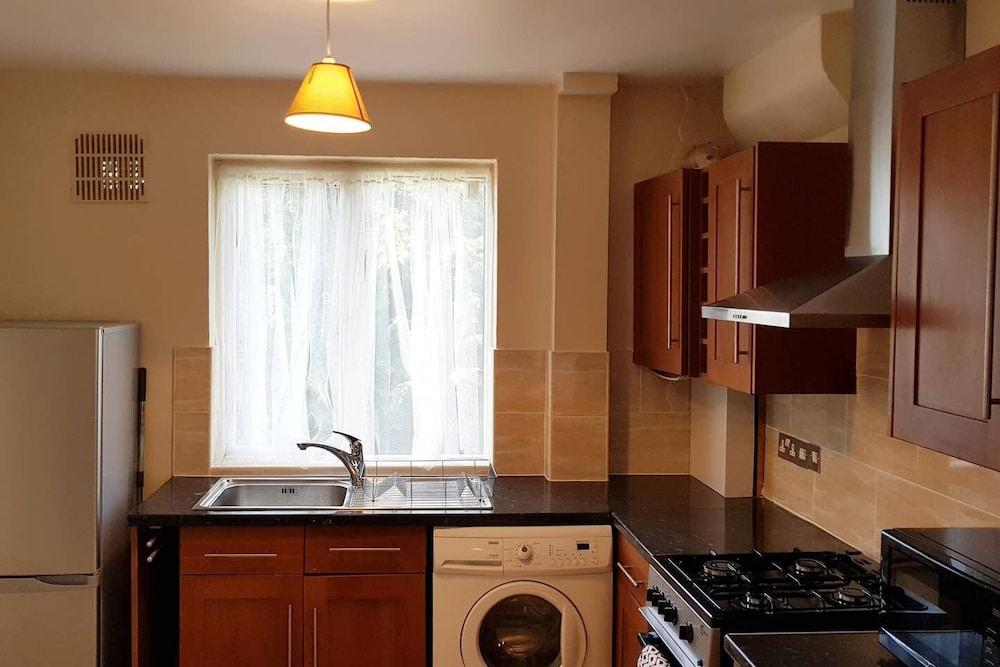 Elegant and Spacious 2 bedroom Apartment