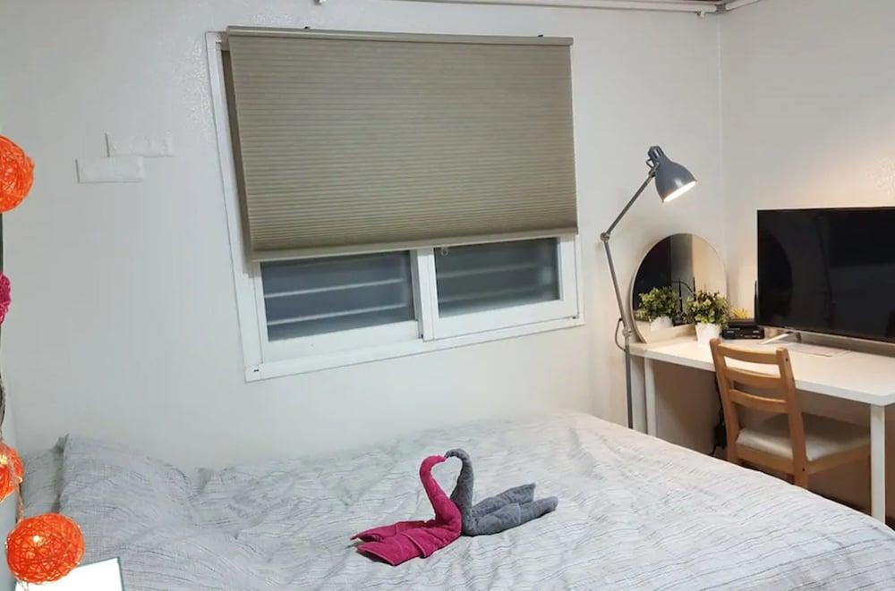 JJ's Studio in Hongdae