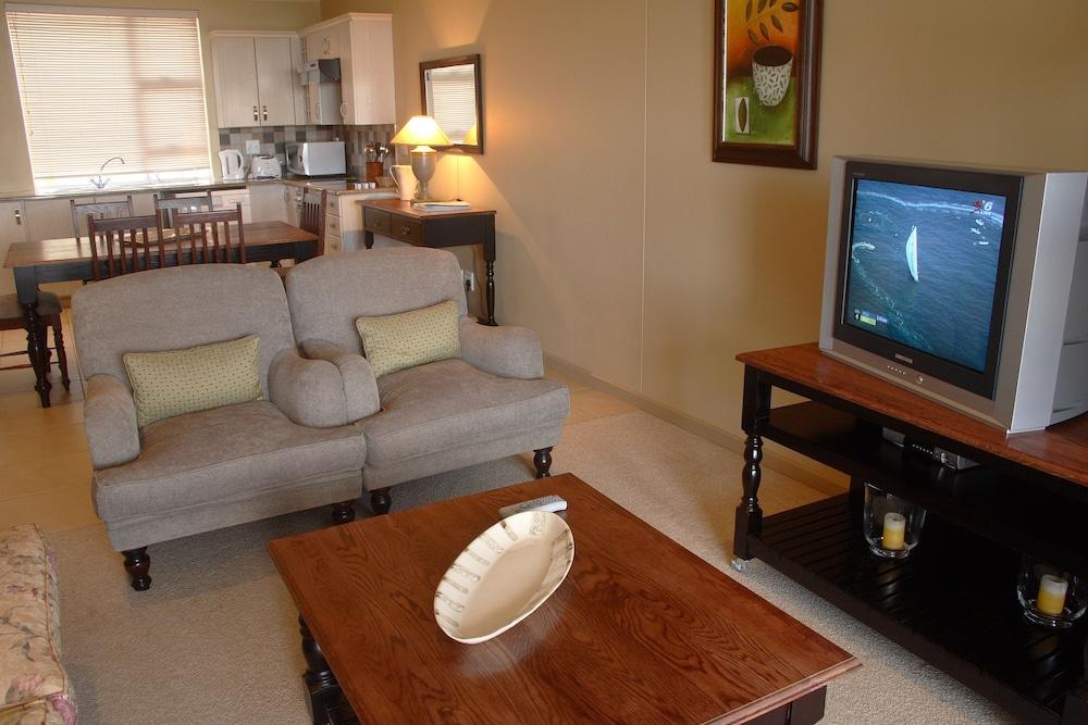 Pinnacle Point Beach and Golf Resort