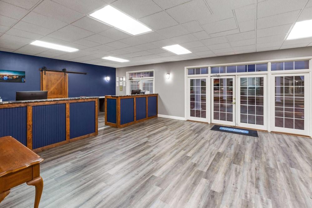 Angel Inn Near IMAX, a Travelodge by Wyndham