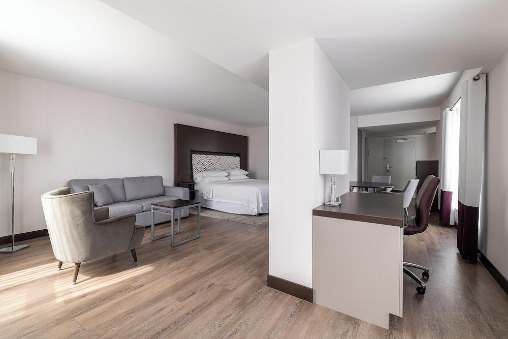 Four Points by Sheraton Levis Convention Centre